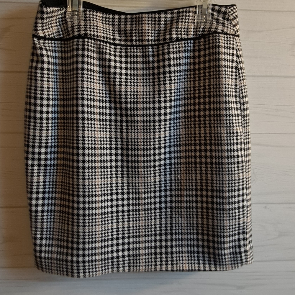 Banana Repuplic Skirt - Picture 2 of 5